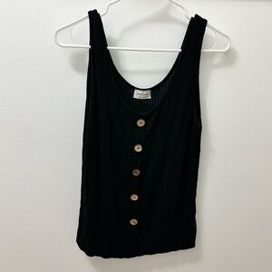 Free Kisses black button down tank top size large
